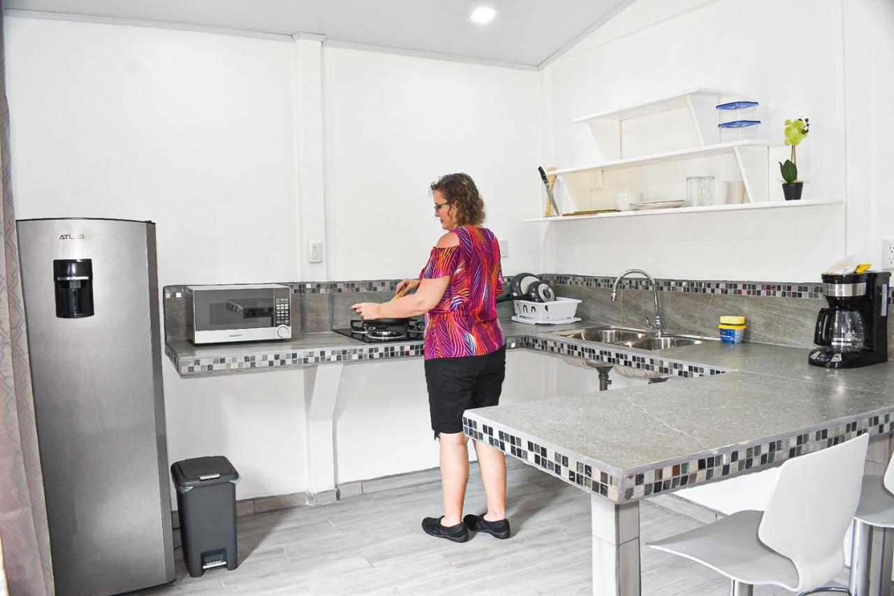 Tropical Paradise Bungalows Pital  외부 사진