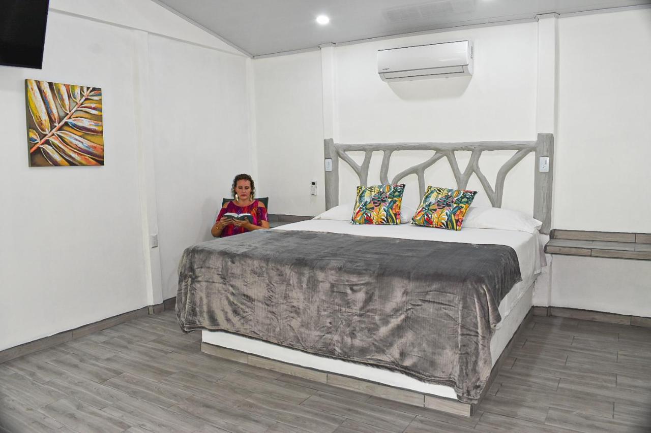 Tropical Paradise Bungalows Pital  외부 사진