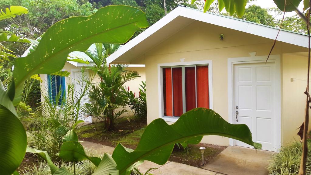 Tropical Paradise Bungalows Pital  외부 사진